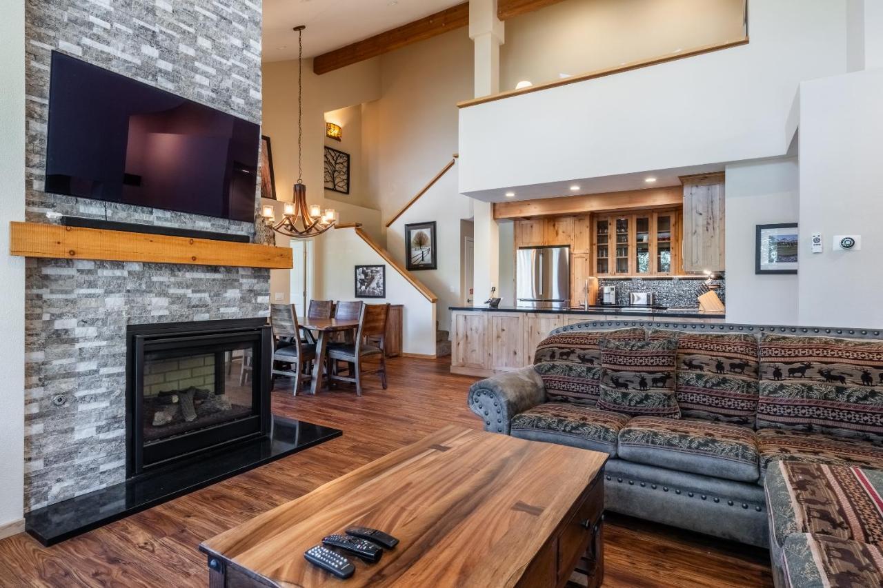 Updated 2 Bedroom Loft 3 Bathroom Snowcreek Phase V #860 Sleeps 6 * Mammoth Lakes