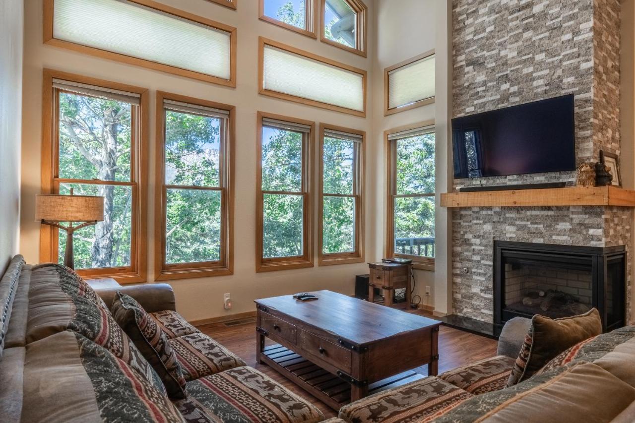 Updated 2 Bedroom Loft 3 Bathroom Snowcreek Phase V #860 Sleeps 6 * Mammoth Lakes