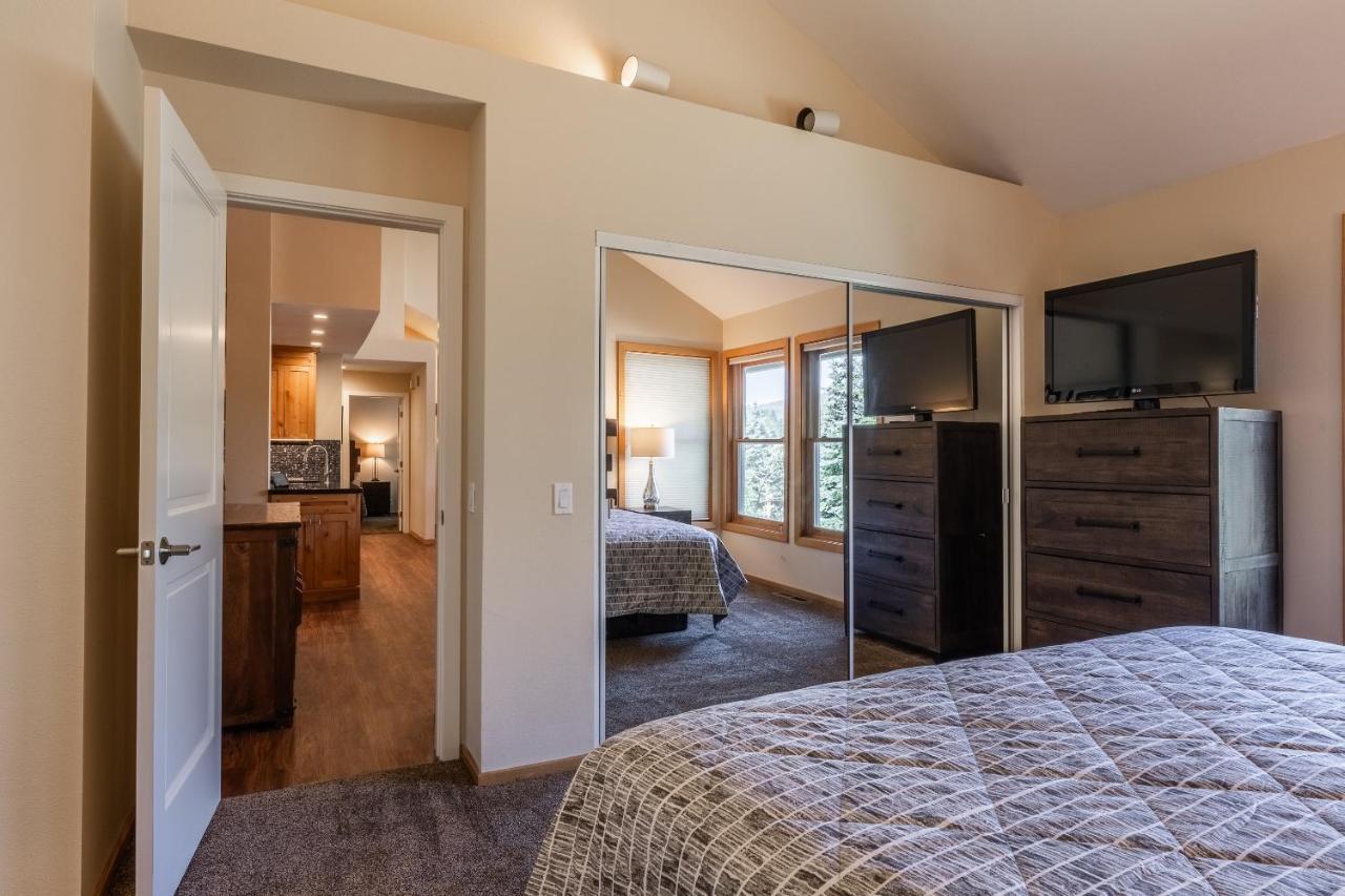 Casa de férias Updated 2 Bedroom Loft 3 Bathroom Snowcreek Phase V #860 Sleeps 6 *
