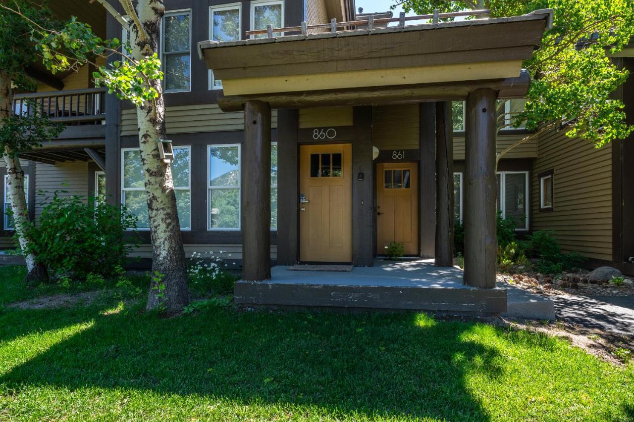 Updated 2 Bedroom Loft 3 Bathroom Snowcreek Phase V #860 Sleeps 6 *